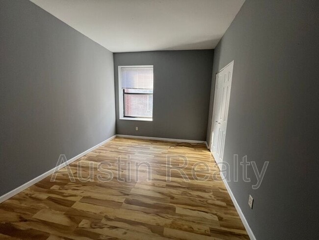 Foto del edificio - 4394 McPherson Ave