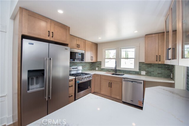 Building Photo - 1107 W Grand Blvd