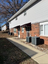 Building Photo - 422 Winona St