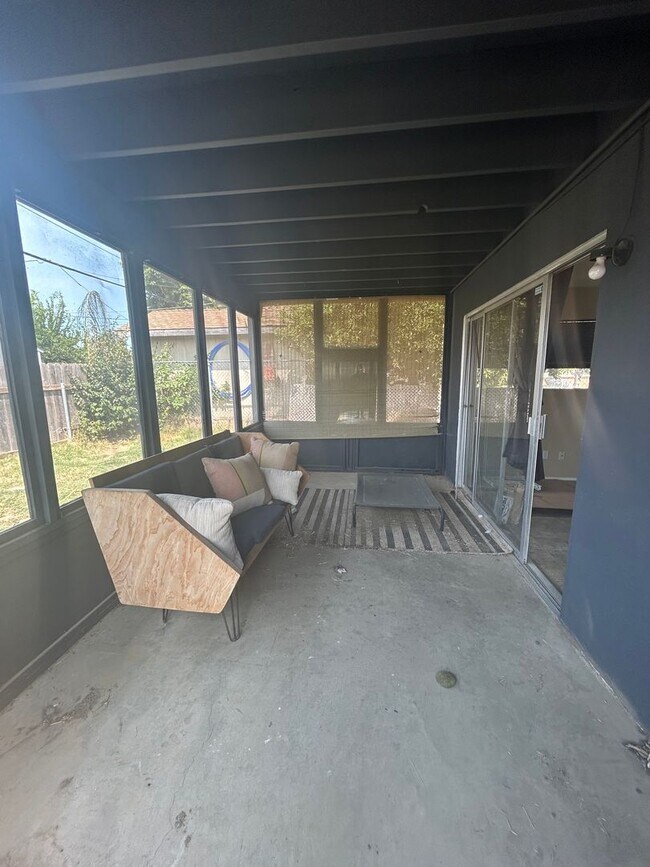 Foto del edificio - Updated 2 Bed, 2 Bath Home in the Heart of...