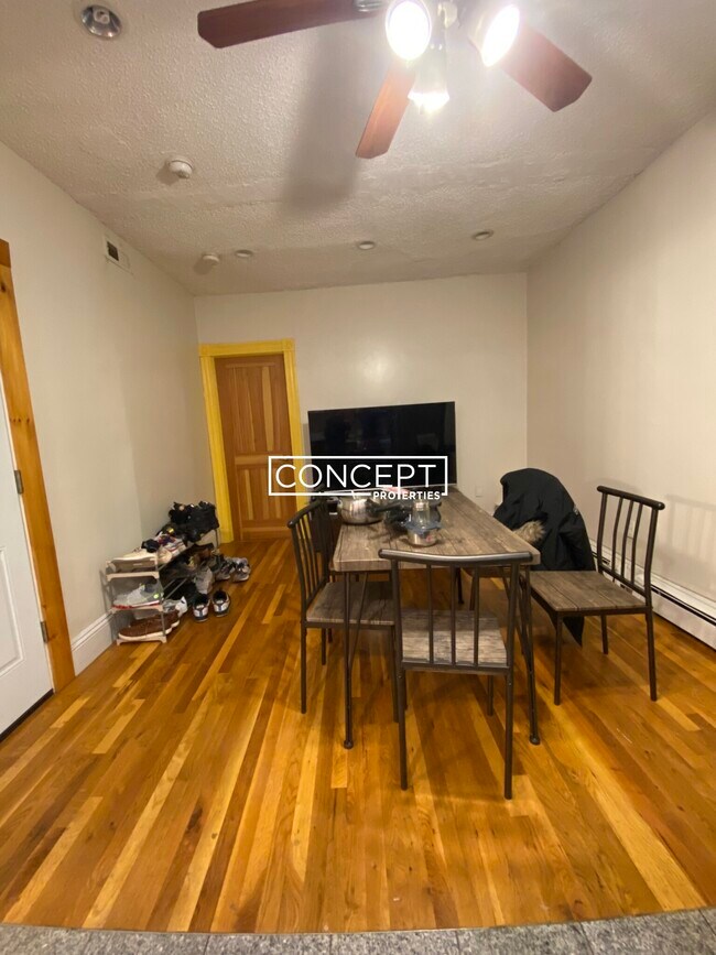 Foto del edificio - 127 Cedar St