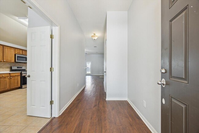 Foto del edificio - 3813 Bandice Ln
