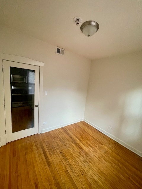 Building Photo - 3549 W Dickens Ave
