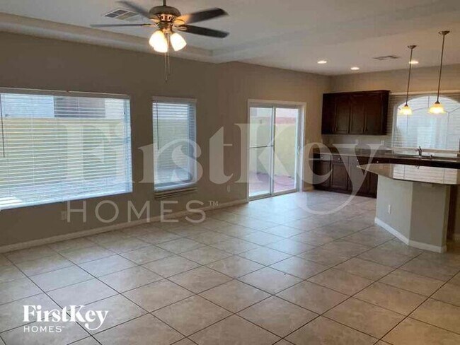 Foto del edificio - 7248 Sierra Moon Ct