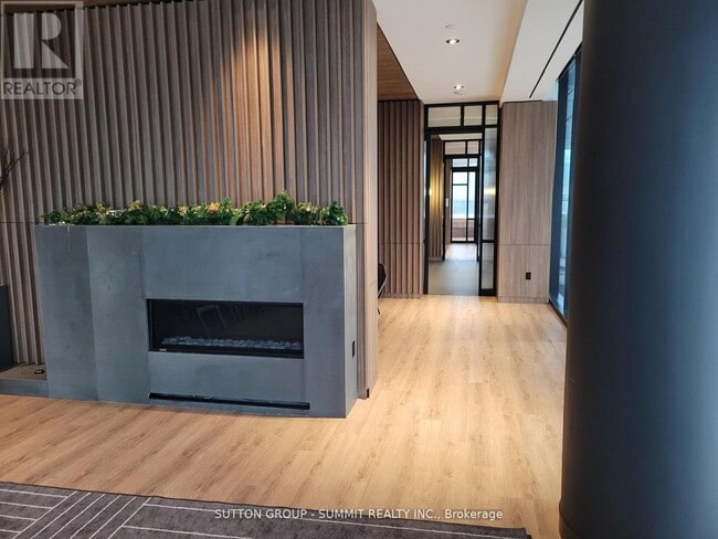 Building Photo - 55 Charles St E