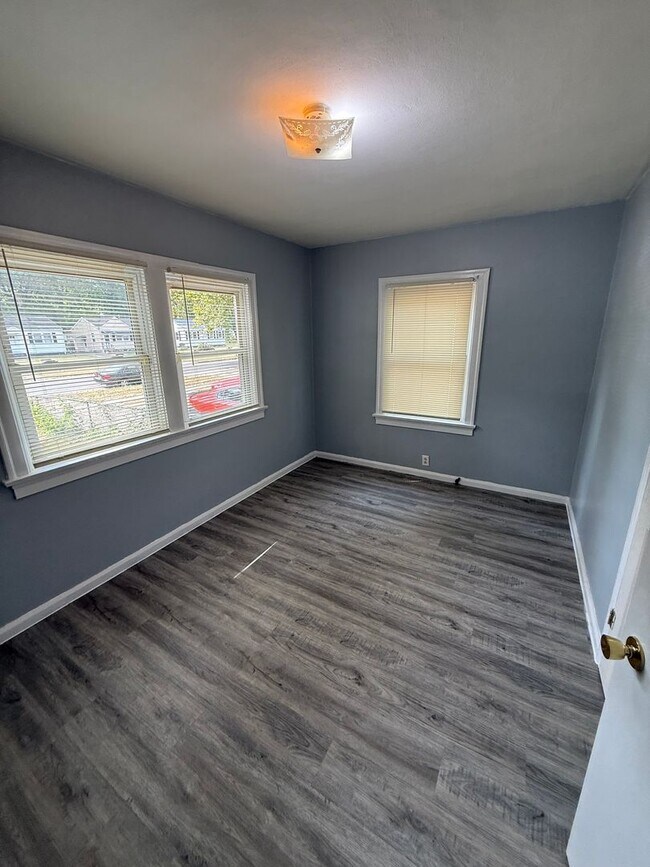 Foto del edificio - 2133 E Monroe St