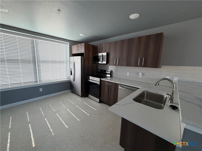 Foto del edificio - 103 E Central Ave