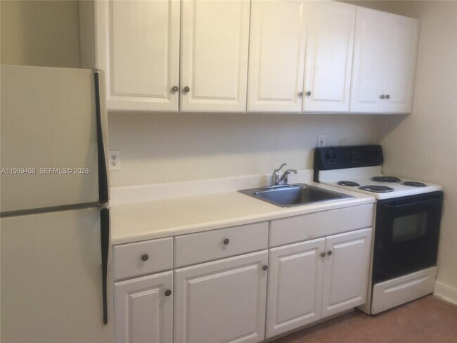 Foto del edificio - 2551 NW 13th St