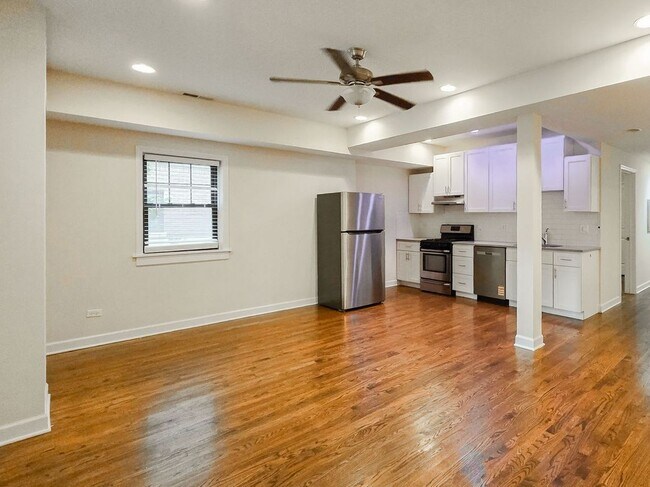 Foto del edificio - 1827 W Leland Ave