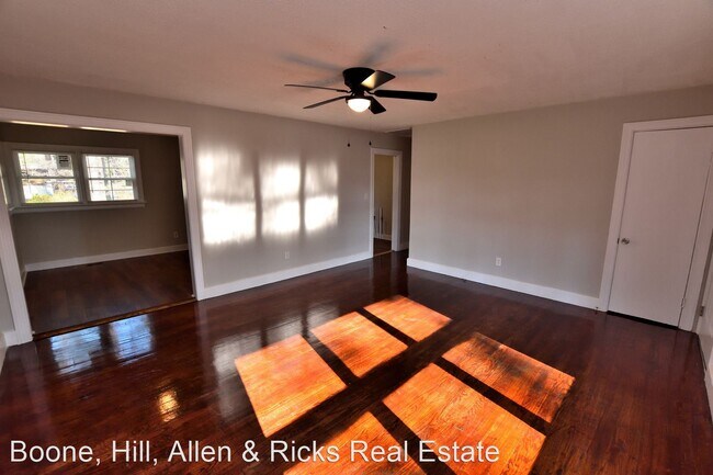 Building Photo - 3 br, 1.5 bath House - 932 Cedarbrook Drive