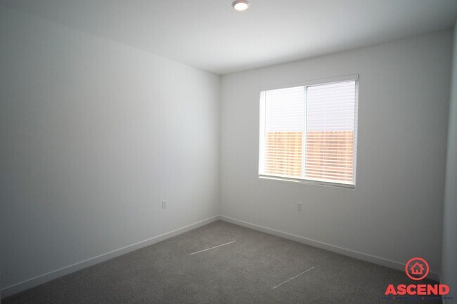 Foto del edificio - Beautiful New Home Off Gosford and McCutchen!