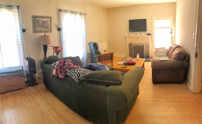 Foto del edificio - 2438 Pillsbury Ave S