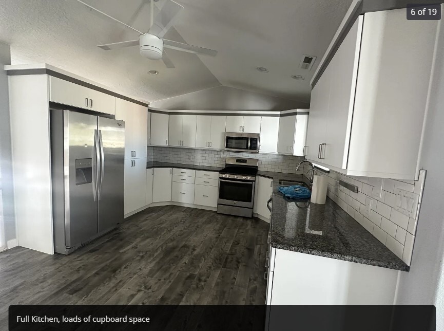 Building Photo - 71 S Main St