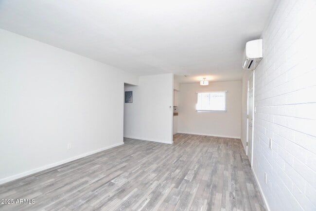 Building Photo - 44 E Roanoke Ave