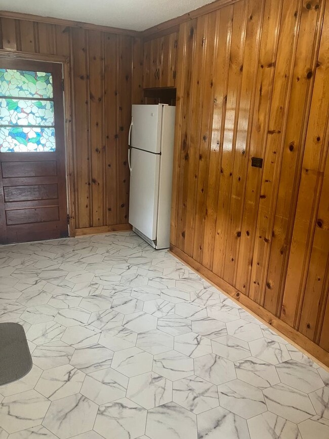 Building Photo - Cozy 2 bedroom in Oakridge
