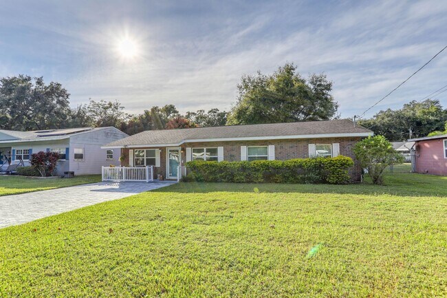 Building Photo - 3442 Lila Dr