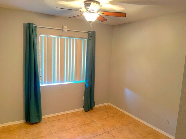 Foto del edificio - 17 E Ruth Ave