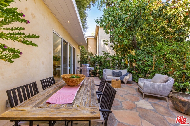 Building Photo - 4122 Dixie Canyon Ave