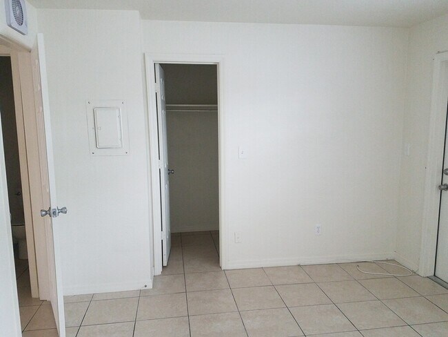 Foto del edificio - 4701 68th St N