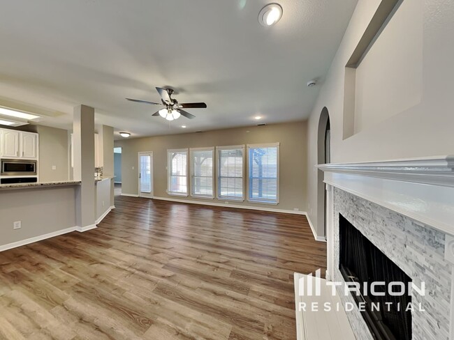 Foto del edificio - 3102 Spring Oak Pl