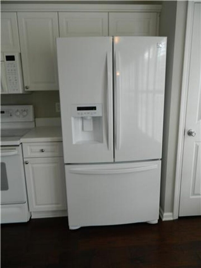 Foto del edificio - Awesome 3BE/2BA home in Brentwood!