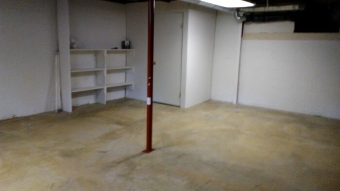 Building Photo - Two car garage plus full basement!