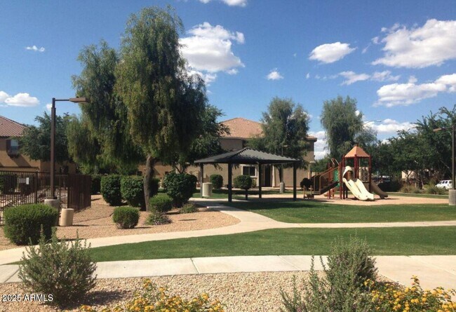 Foto del edificio - 1265 S Aaron