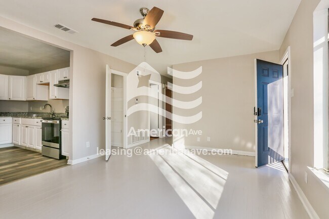 Foto del edificio - 30 Eaton Dr