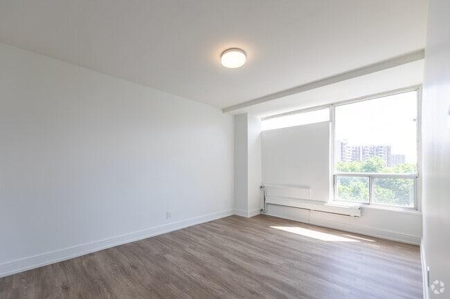 2BR, 1BA - Chambre - 31-35 St. Dennis Drive