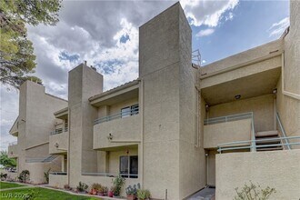 Building Photo - 820 N Sloan Ln