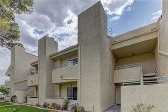 Building Photo - 820 N Sloan Ln