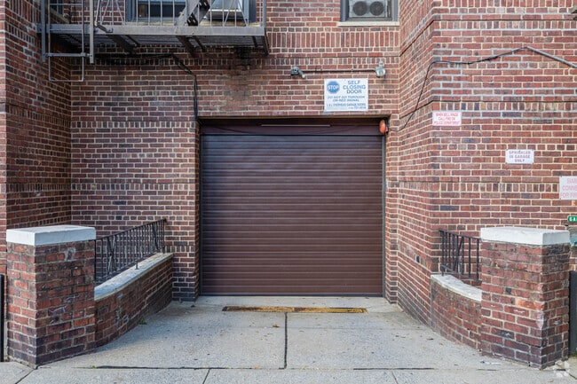 Building Photo - 7211 110th St