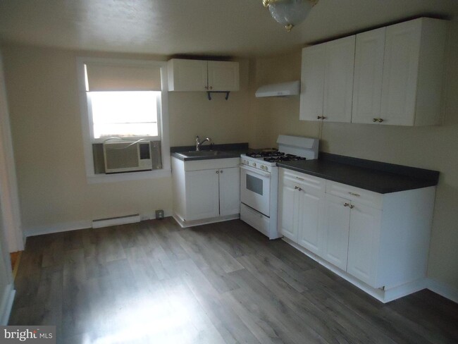 Building Photo - 37303 Grass Roots Ln