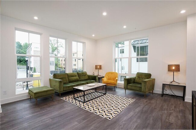 Foto del edificio - 1815 Gotham Ln NE