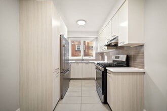 Building Photo - 4550 Av Walkley