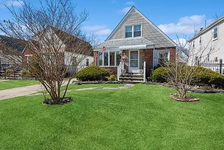 Foto principal - 82-18 265th St
