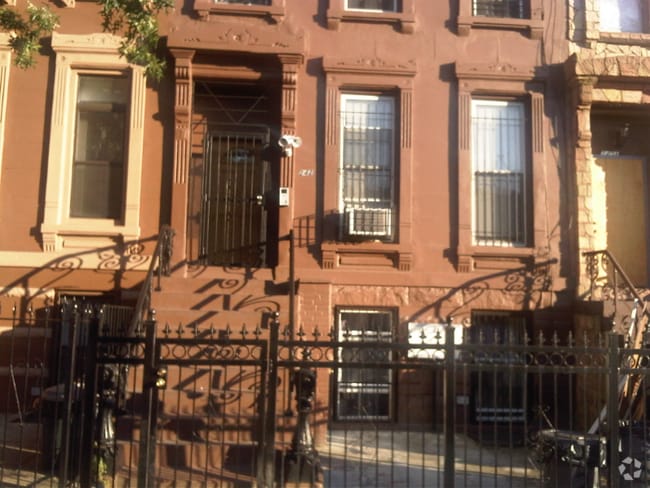 Building Photo - 242 Vernon Ave