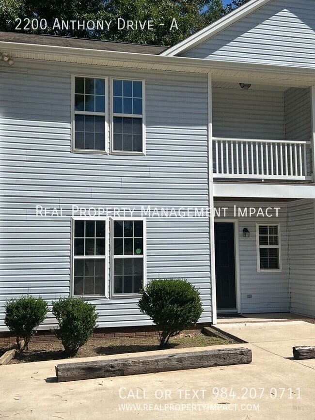 Building Photo - 2200 Anthony Dr