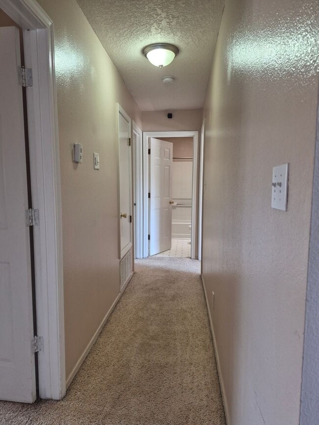 Building Photo - 4604 Bismark Hills Way NE