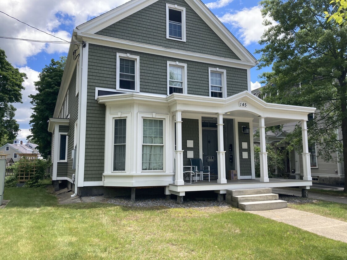 Foto principal - 145 Court St