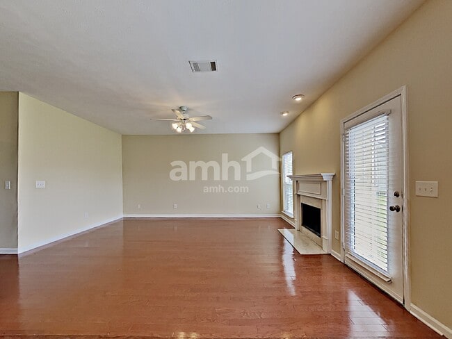 Building Photo - 256 Neal Ave