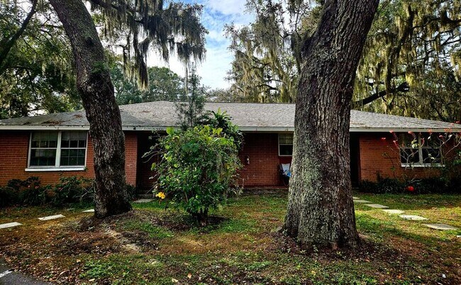 Building Photo - 5306 Oakwood Ct