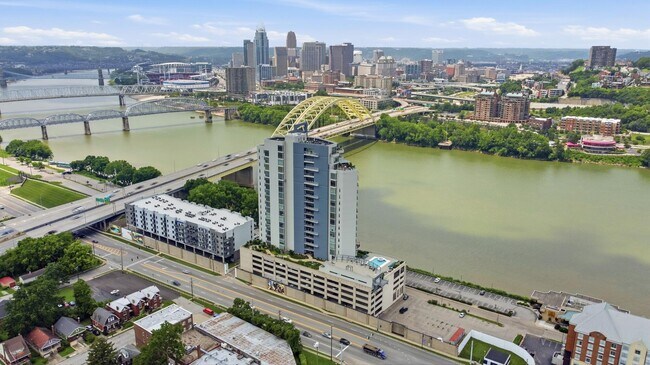 Foto del edificio - 400 Riverboat Row