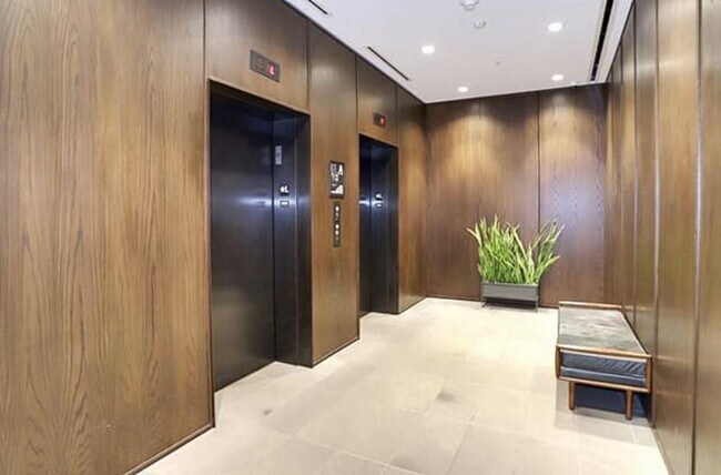 Foto del edificio - 1425 Hudson St