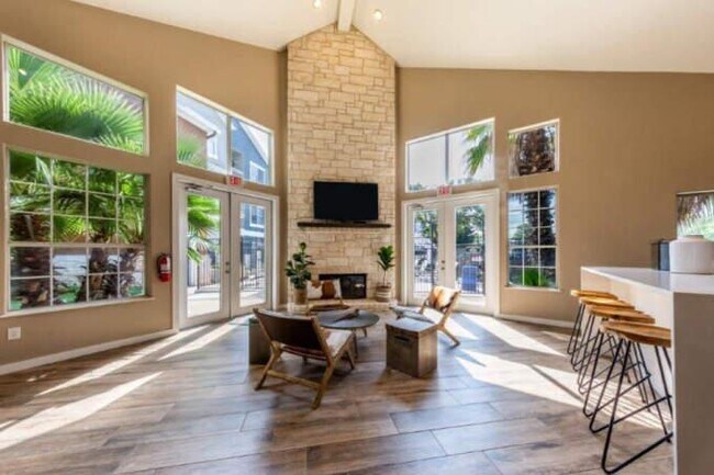 Building Photo - 2 bedroom in Austin TX 78744