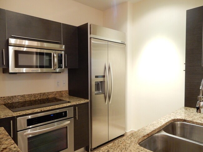 Building Photo - 550 Okeechobee Blvd