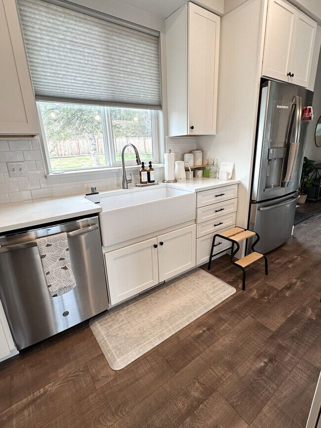 Photo - MASSIVE, CUSTOM 4B/2.5B Eagle River Home! ...