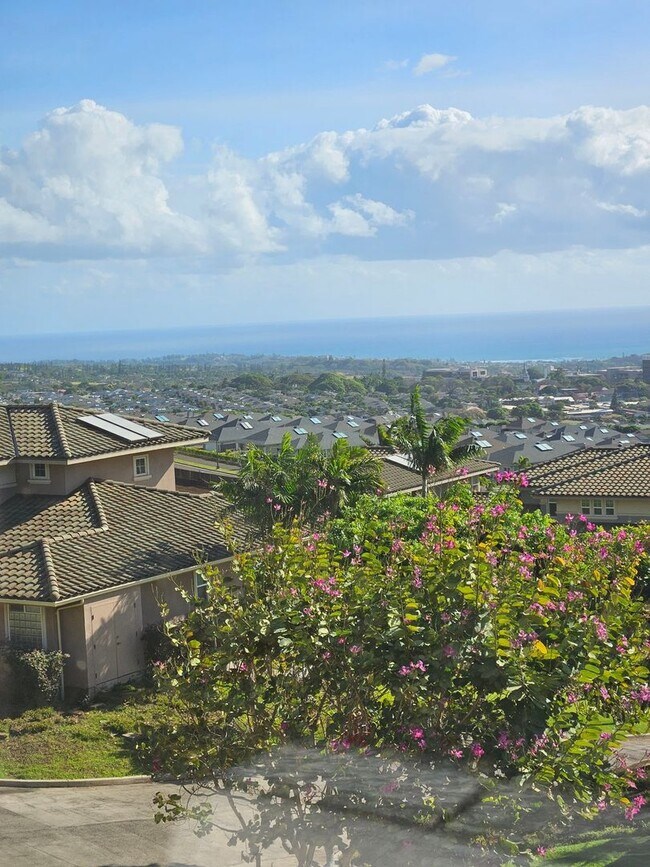 Foto del edificio - Charming 2BR Townhome in Wailuku Heights