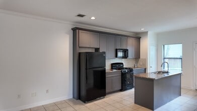 Building Photo - 8710 Knox St