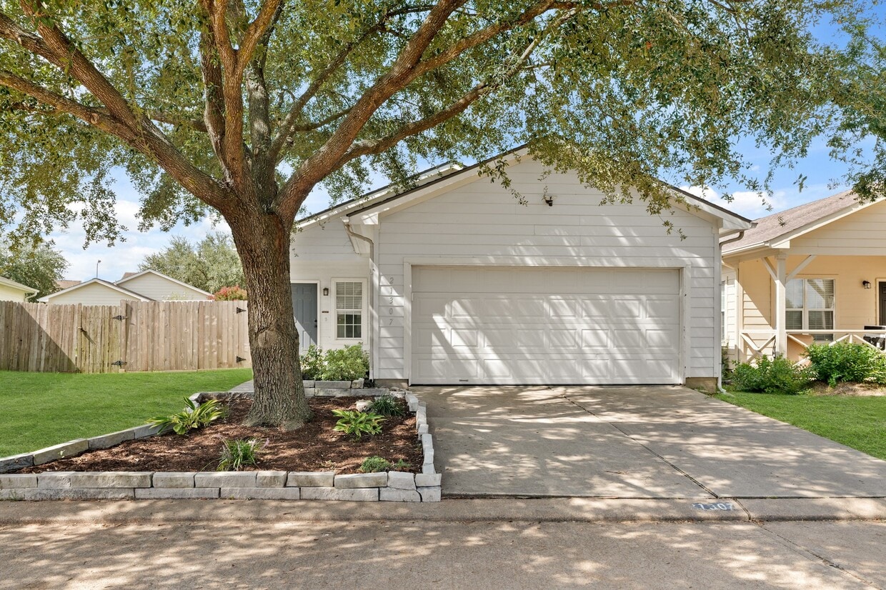 Primary Photo - 21307 Snowblossom Ln